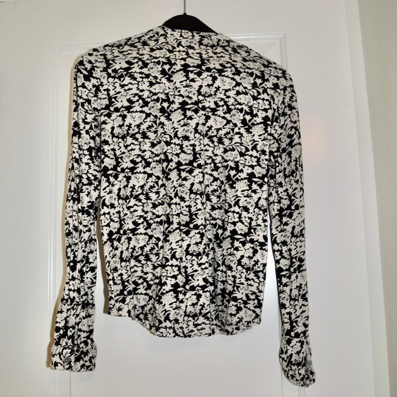 3 for 30~Lucky Brand pintucked and pleated black and cream S - Picture 5 of 8